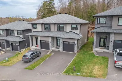 17 Cascade Lane Lane, Huntsville, On P1h 1y3