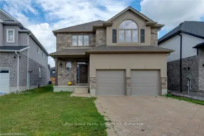 1334 Red Pine Cross, London North, On, N6g 5b6