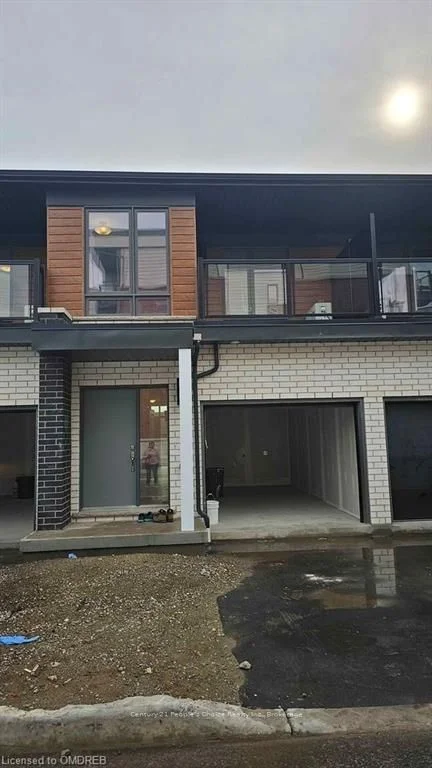 25 ISHERWOOD Avenue J137, Cambridge, ON N1R 3H5