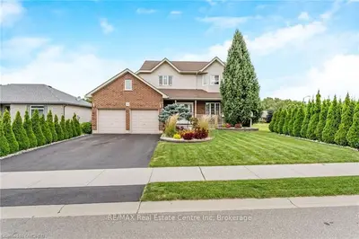 12 GREENEAGLE Drive, Tillsonburg, ON N4G 5V6
