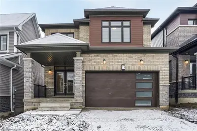 33 SANTOS Drive, Haldimand County, ON N3W 0H2