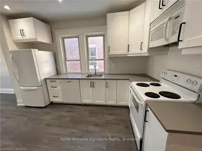 324 HELLEMS Avenue LOWER, Welland, ON L3B 3C1