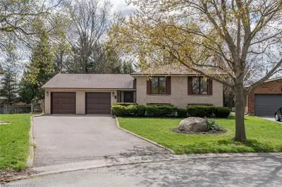 9 PACER Court, Brantford, ON N3P 1N5