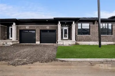 550 GREY Street 8, Brantford, ON N3S 0C4