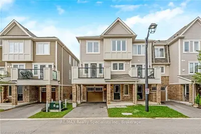 552 GOLDENROD LANE Lane 121, Kitchener, ON N2R 0L7