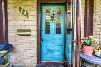 84 McNaughton Street, Cambridge, ON N1R 1Z4