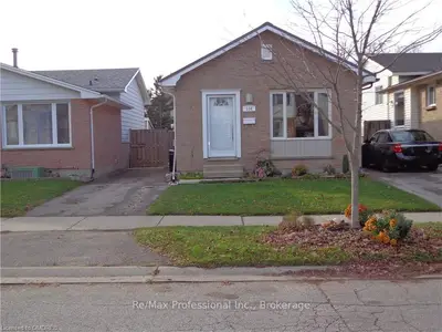 114 OLYMPIC Crescent, London North, ON N6G 3P7