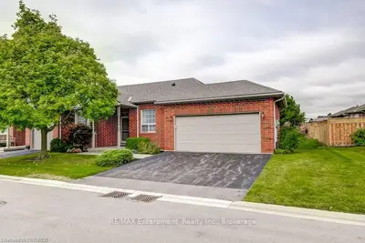 25 NORTHERNBREEZE Street 58, Hamilton, ON L0R 1W0