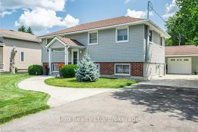 16 MARDON Avenue, Norfolk County, ON N0A 1N8