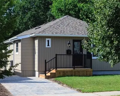 1 LEXINGTON Avenue, London North, ON N6H 1J2