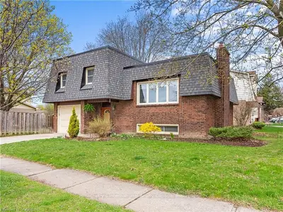4 Nashua Drive, Brantford, ON N3P 1K9