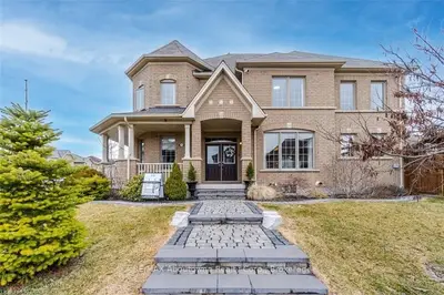 8788 Dogwood Crescent, Niagara Falls, ON L2H 0L1