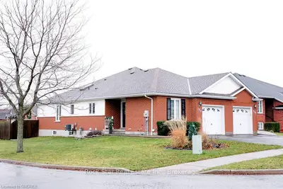 166 ST LAWRENCE Drive, Welland, ON L3C 7H6