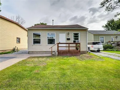 5 BISHOP Road, Welland, ON L3B 2V4