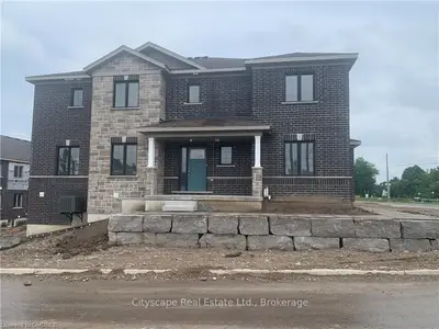 2 Goldie Mill Road W, North Dumfries, ON N0B 1E0