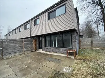 270 MONTMORENCY Drive 310, Hamilton, ON L8K 5H1