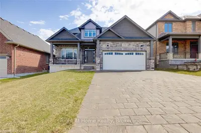 1038 Trailsway Avenue, London South, ON N6K 0J2