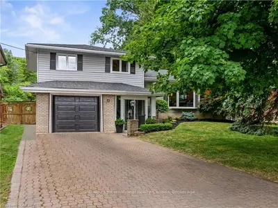 31 ALLWOOD Street, Brantford, ON N3R 2V2