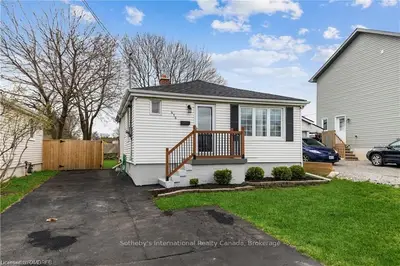 416 FENNELL Avenue E, Hamilton, ON L9A 1T9