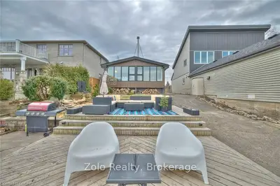 10 LAKESIDE Drive, Out of Area, ON L8E 5C2