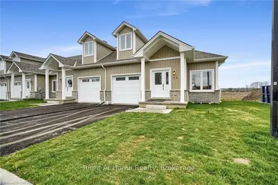 744 NELSON Street W 14, Norfolk County, ON N0A 1N0