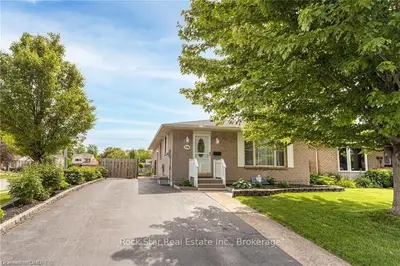 176 LARCHWOOD Circle, Welland, ON L3C 6T3
