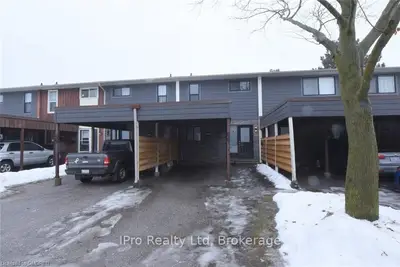 135 CHALMERS Street S 60, Cambridge, ON N1R 6M2