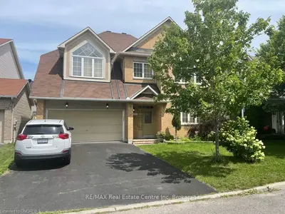 2135 MELANSON Crescent, Orleans - Cumberland and Area, ON K4A 4K3
