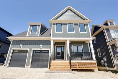 195 Courtland Street, Blue Mountains, ON L9Y 4E4