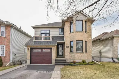790 HUNTERS GATE Crescent, Woodstock, ON N4V 1G4
