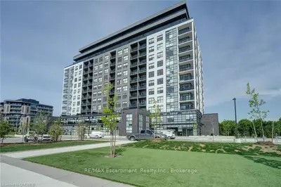 1878 Gordon Street 402, Guelph, ON N1L 0P4