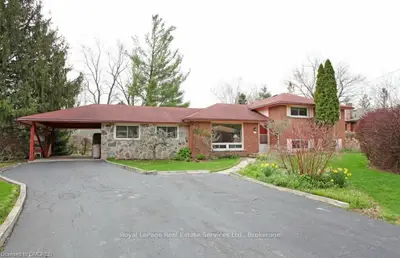 69 Hopkins Court, Hamilton, ON L9H 5M7