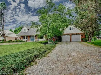 18 JOHN MARTIN Crescent, Hamilton, ON L0R 1V0