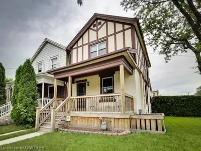 117 London Street N, Hamilton, ON L8H 4B4