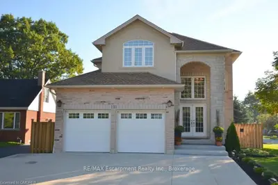 131 FIDDLER'S GREEN Road, Hamilton, ON L9G 1W4