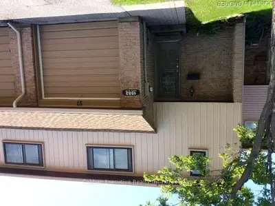 1552 Lancaster Drive 57, Oakville, ON L6N 2Z4