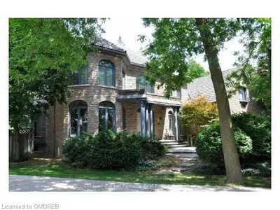 50 REMBRANDT Court, Hamilton, ON L9G 4P9