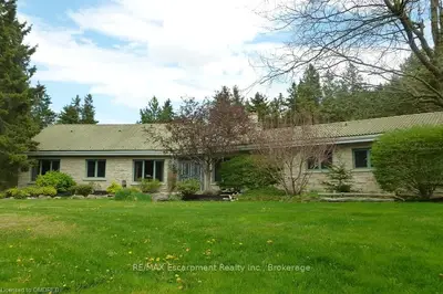 60 CHARLES CULLEN Parkway, Haldimand County, ON N0A 1E0