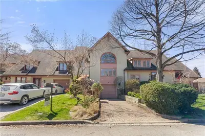 4 WEATHERSTONE Court, Niagara-on-the-Lake, ON L0S 1J0