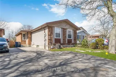 17 WHISPERING RIDGE Drive, Guelph, ON N1G 3Z3