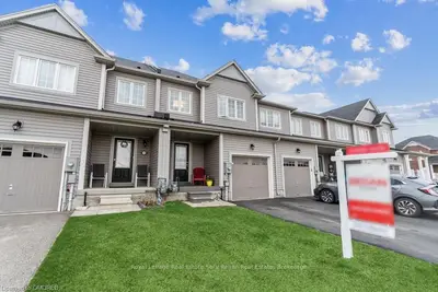 157 ENGLISH Lane, Brantford, ON N3T 5L5