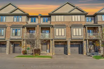 Att/Row/Townhouse in Hamilton
