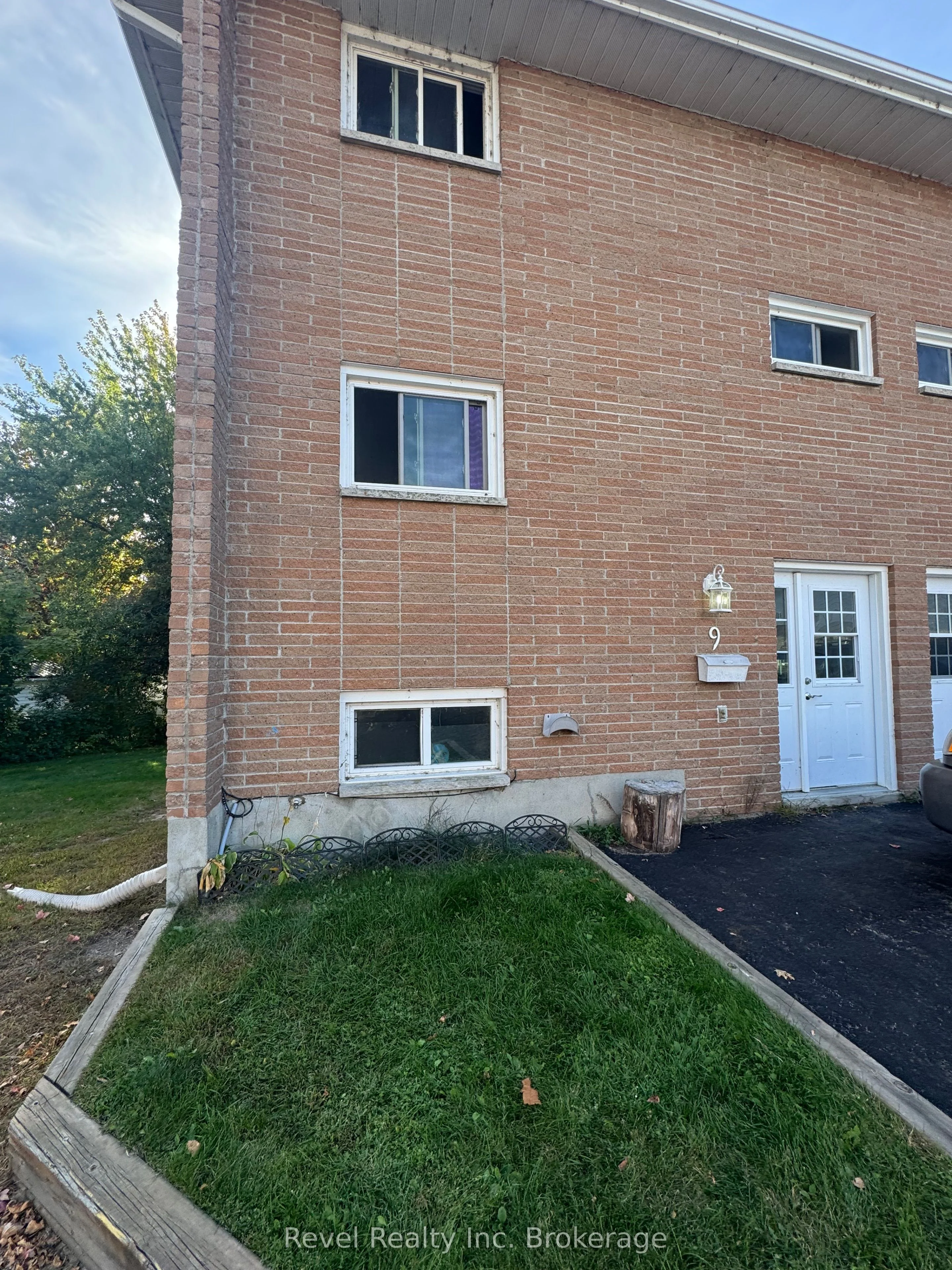 893 LAKESHORE Drive 9, North Bay, ON P1A 2H1