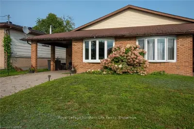 Semi-Detached in North Bay