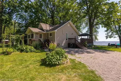 Detached in North Bay