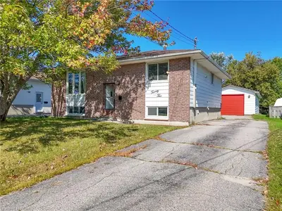 Detached in North Bay
