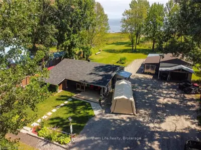 Detached in North Bay