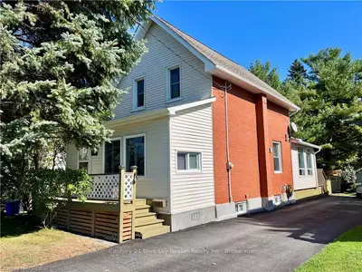 Detached in North Bay