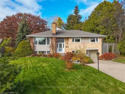 Detached in North Bay