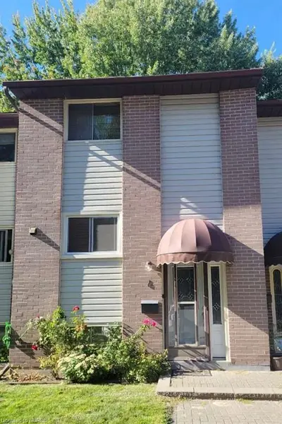 Condo Townhouse in North Bay